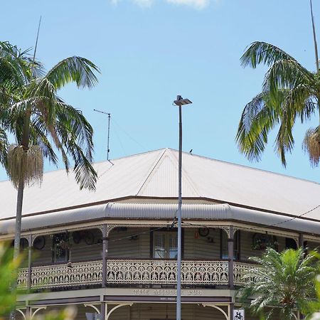 The Middle Pub Hotell Mullumbimby Exteriör bild
